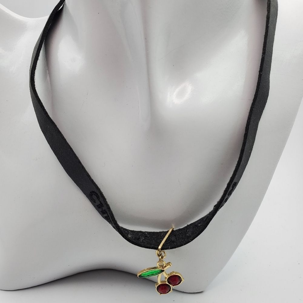Warner bros sterling silver cherry choker‎ necklace N1620